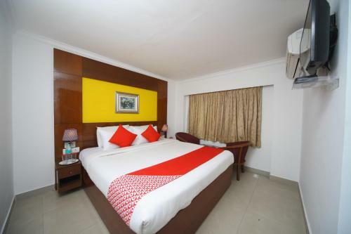 Oyo 70566 Hotel Aalo