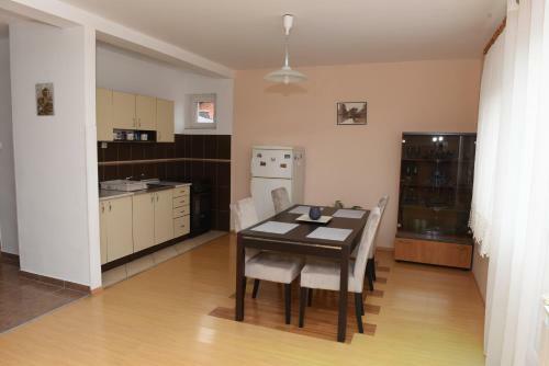 Bingo Apartments