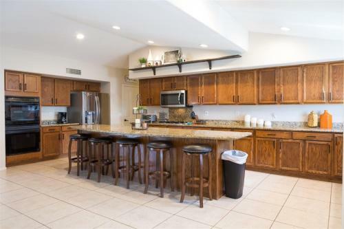 12730 Virginia Ave, Avondale