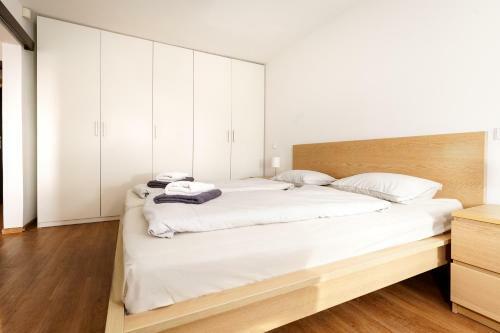 Bo?� Apartm�ny V