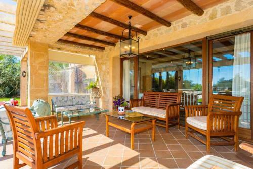 Villa Els Mitjans