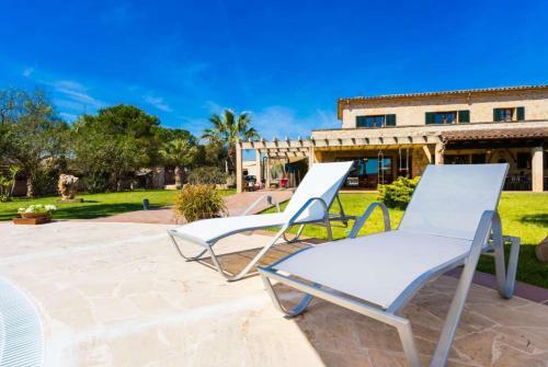 Villa Els Mitjans