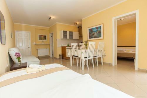 Apartments Damjanovic