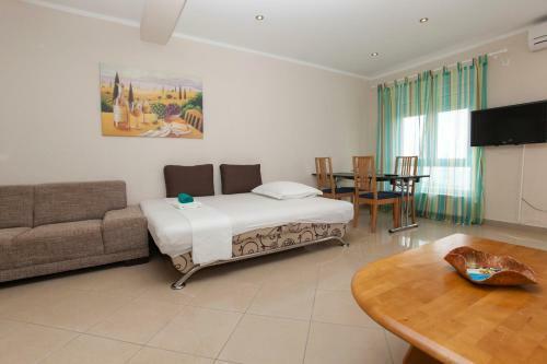 Apartments Damjanovic