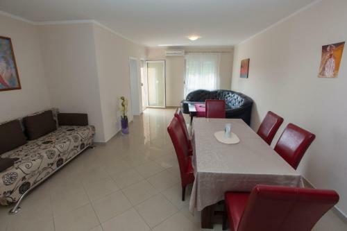 Apartments Damjanovic