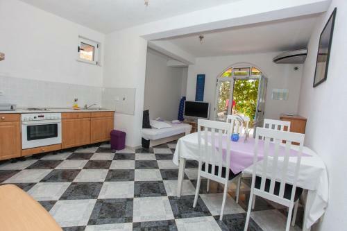 Apartments Damjanovic