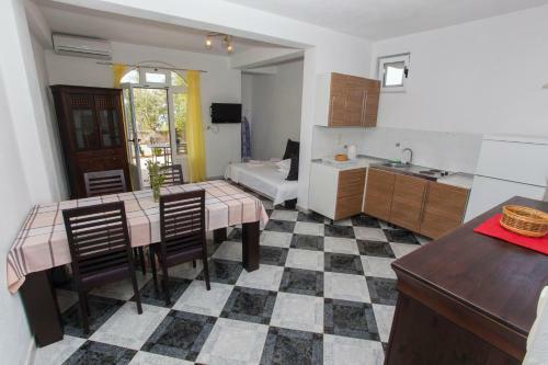 Apartments Damjanovic