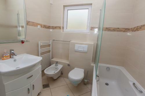 Apartments Damjanovic
