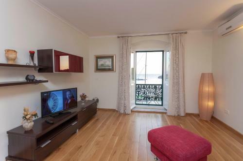 The Very Comfortable Apartment