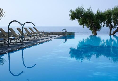 Kakkos Bay Hotel And Bungalows