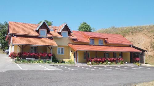 Apartments Pavli?