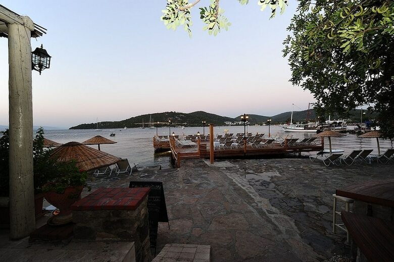 Karianda Hotel