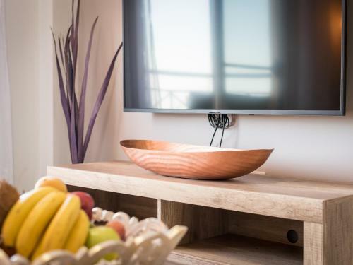 2m Parque La Reina Elegant View Apartment