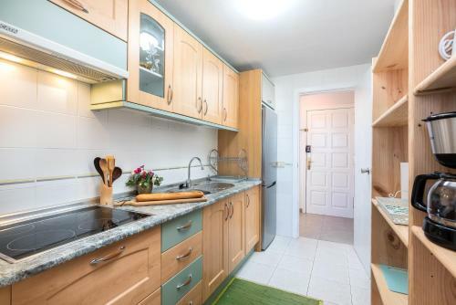 2m Parque La Reina Elegant View Apartment