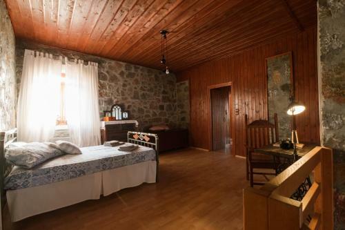 Villa Rustic Stone Home, Milopotamos, Rethymno