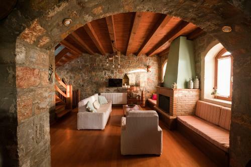 Villa Rustic Stone Home, Milopotamos, Rethymno