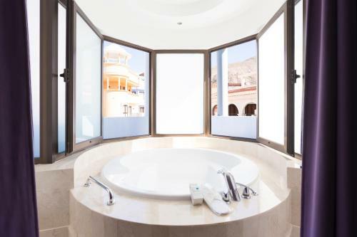 Hotel Atlas Suites Tenerife