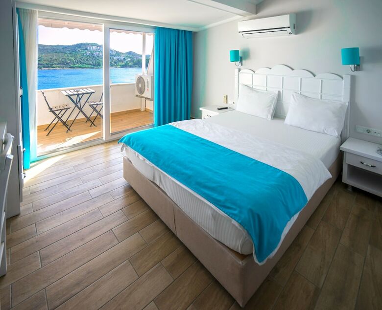 Bora Hotel