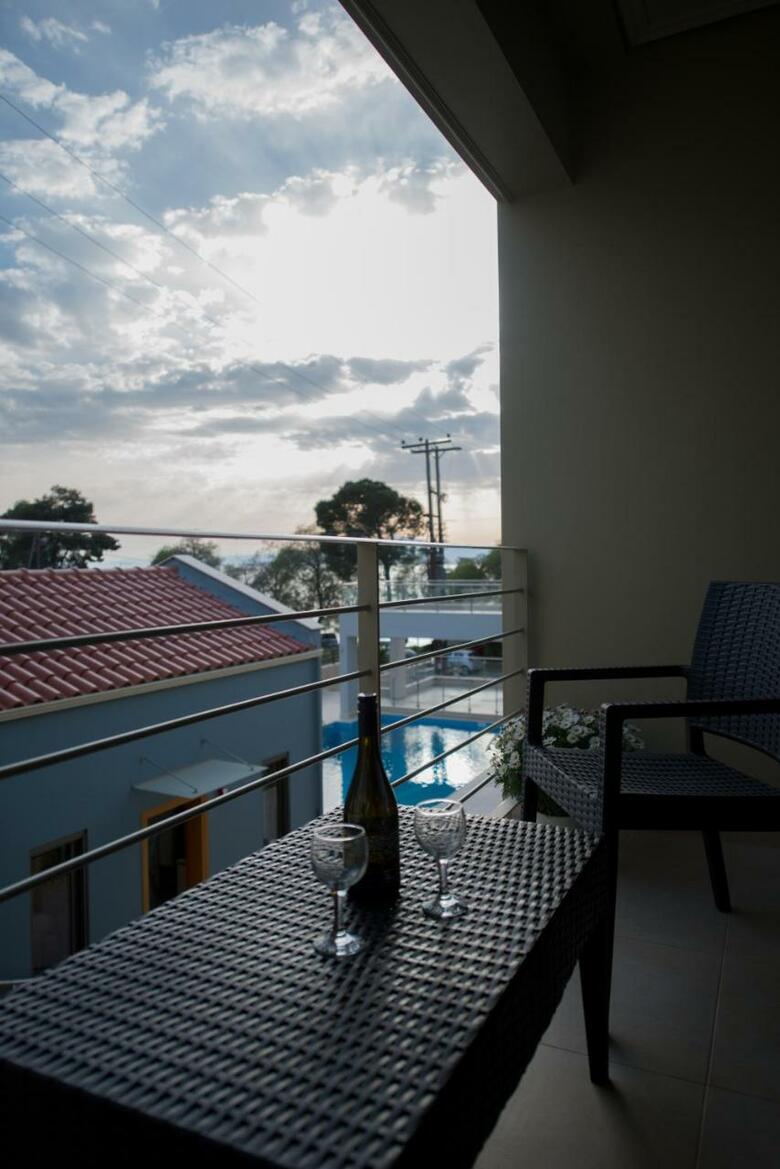 Aparthotel Mantinia Bay Hotel