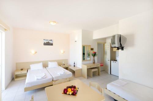 Eugenia Studios & Apartments