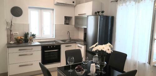 Apartments Karlo