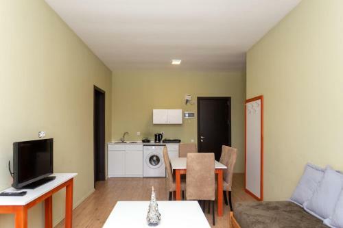 Spacious Apartment For 5 In Bakuriani