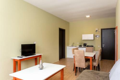 Spacious Apartment For 5 In Bakuriani