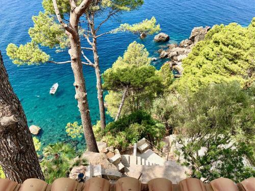 Villa Sea Front House With Astounding Views.
