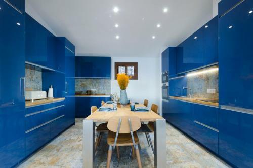 Villa Sea Front House With Astounding Views.