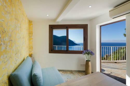 Villa Sea Front House With Astounding Views.