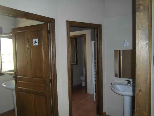 Hostal Albergue Tur�stico Las Eras