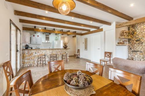Villa Fina (Piscina/wifi/barbacoa/parking)