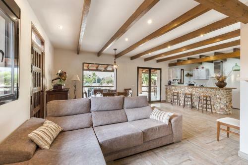 Villa Fina (Piscina/wifi/barbacoa/parking)
