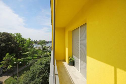 Harbour Apartment Sea View