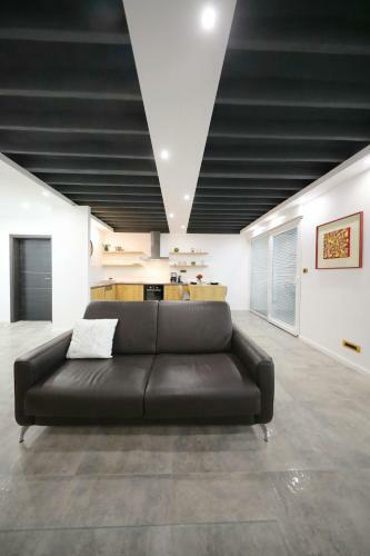 Harbour Apartment Sea View