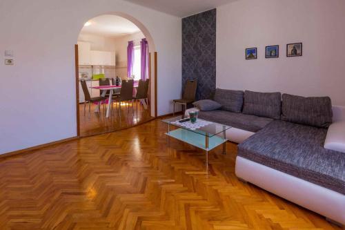 Apartments In Crikvenica 39224