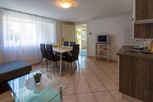 Apartments In Crikvenica 39224