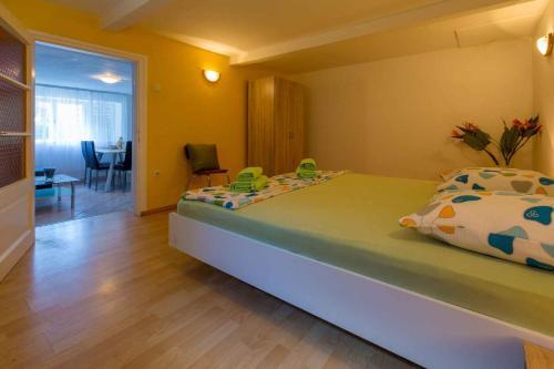 Apartments In Crikvenica 39224