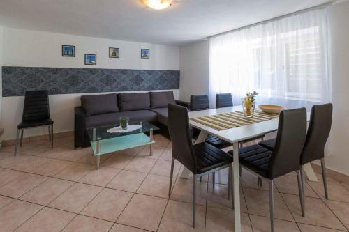 Apartments In Crikvenica 39224