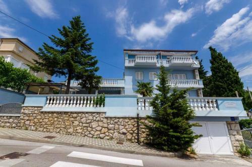 Apartments In Crikvenica 39217