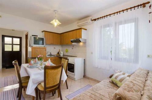 Apartment In Crikvenica 39229