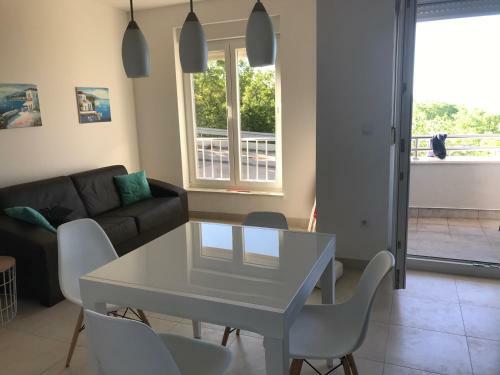 Blue Moon Residence Apartment D02 With Splendid Seaview