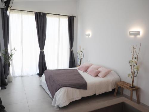 Casa Lou, Architect Villa With Heated Pool At Begur, 470m2