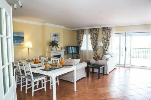 Casa Para 10 Personas En Campo de Golf A�oreta