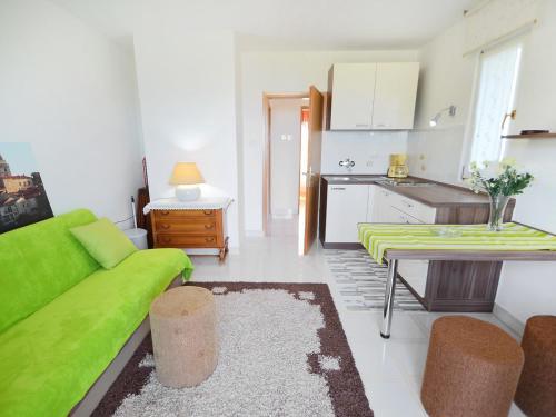 Apartment Omi�alj 1
