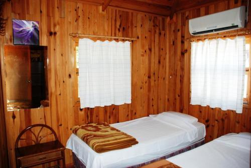 Hostal Olympos Deep Green Bungalows