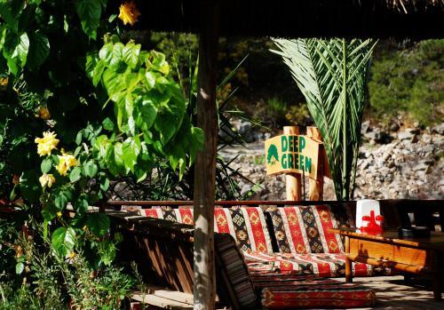 Hostal Olympos Deep Green Bungalows