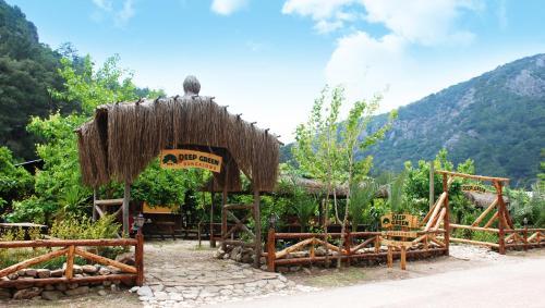 Hostal Olympos Deep Green Bungalows