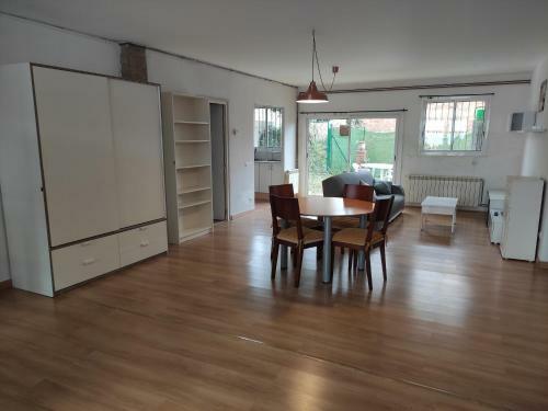 Apartamento Con Jard�n Para 4 Personas Y Beb�