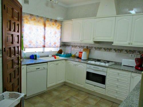 Gepflegtes Ferienhaus Mit Gro�em Privatpool